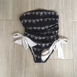 MARCJACOBS Black and White Bow Swimsuit